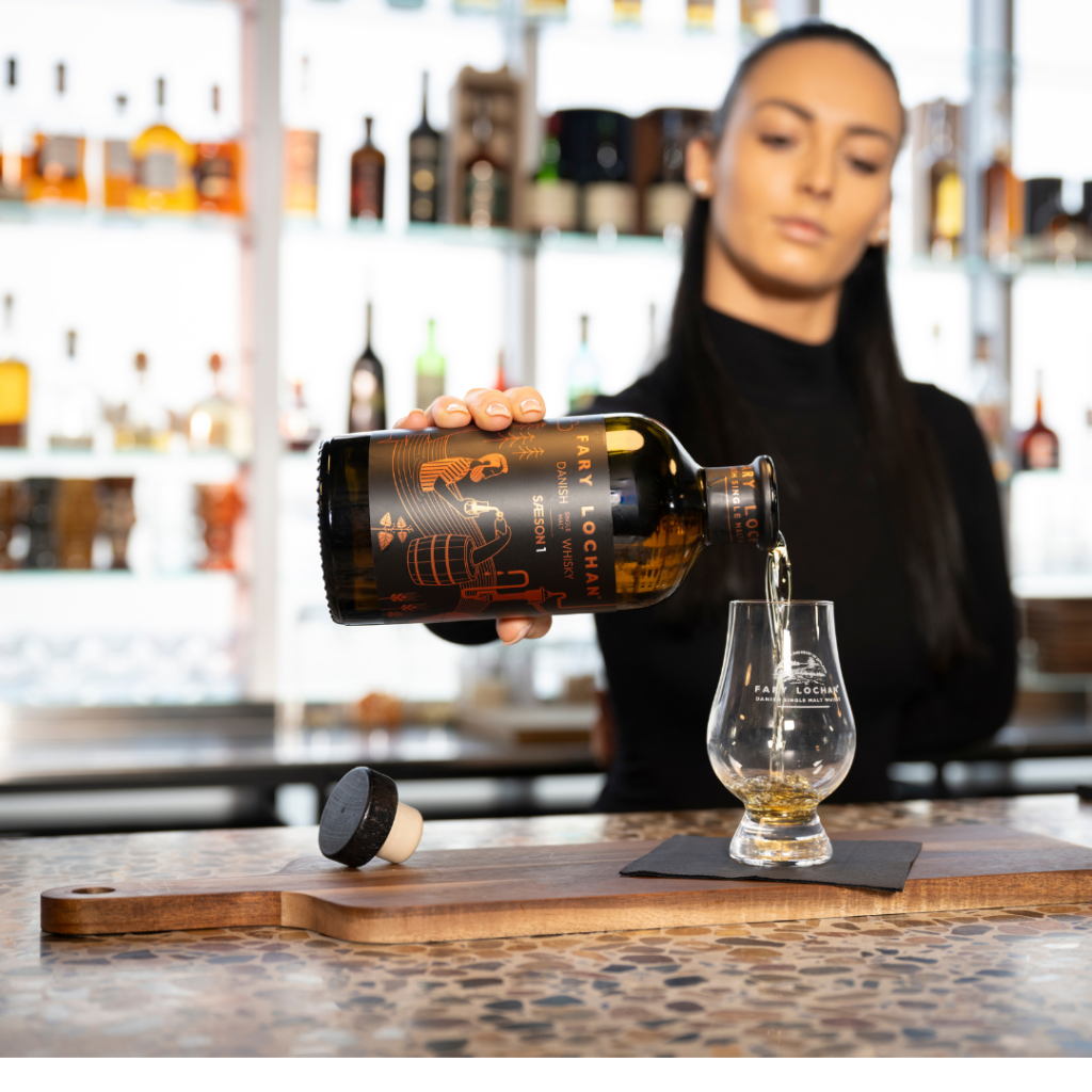 SÆSON whiskyserie af Fary Lochan